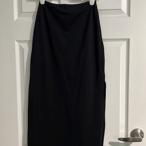Black kookai maxi skirt with split size 1 - Picture 3 of 4